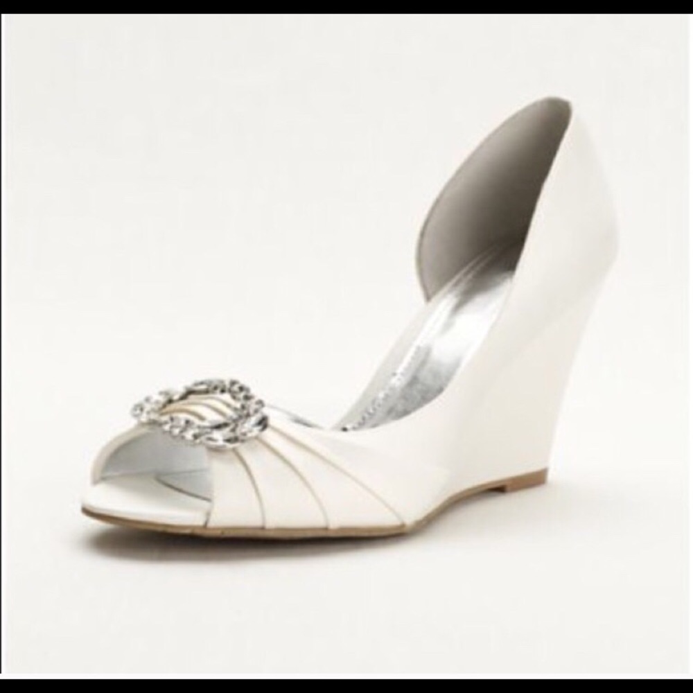 NWT Nina white wedding shoes